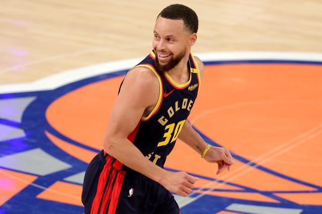 半岛体育网址-科尔：技术层面库里是GOAT 他和乔詹科是不同物种