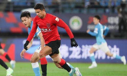 在线体育-【中超】特索涅夫任意球造险 大连人0比0成都蓉城