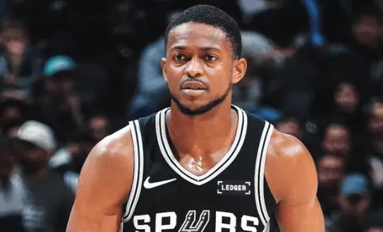 体育社区-福克斯今日共命中6记三分创赛季新高，此前最多为5记三分